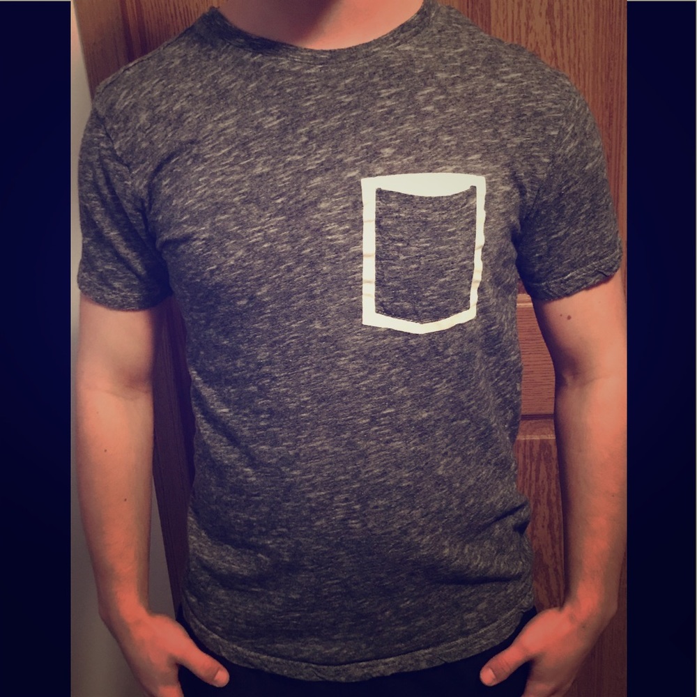 Men’s pocket tee